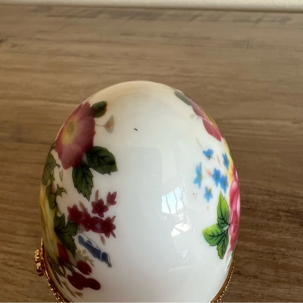 Vintage Porcelain Egg Trinket Box Jewelry Holder Floral Hinged Decor
